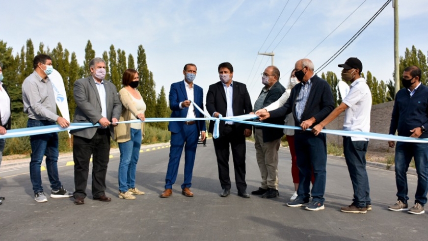 Avanza el plan de asfalto en la ciudad de Neuquén