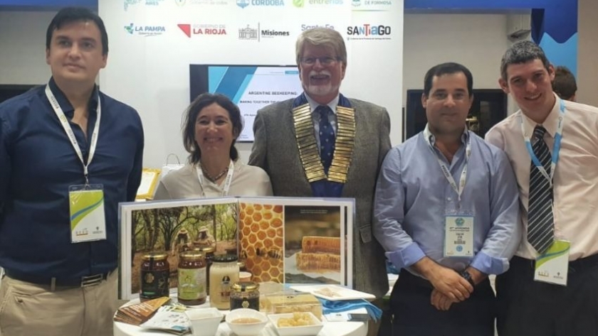 La producción apícola chaqueña se muestra en la exposición más importante del mundo