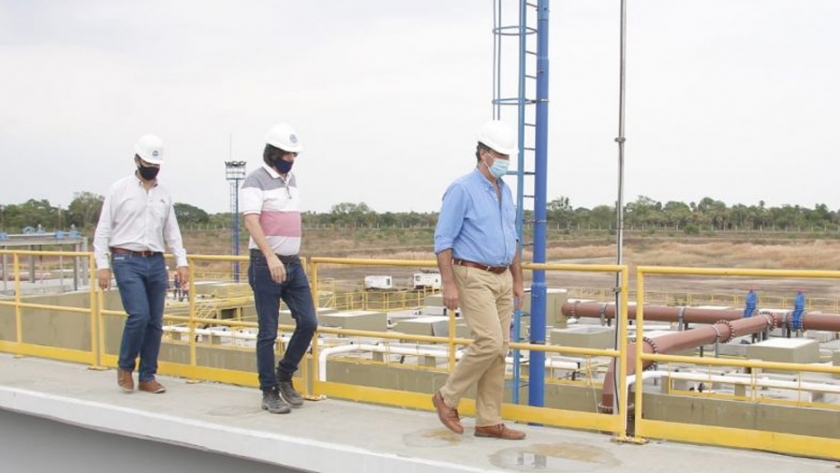 Capitanich supervisó el avance de obra de la planta de tratamiento de líquidos cloacales del gran Resistencia