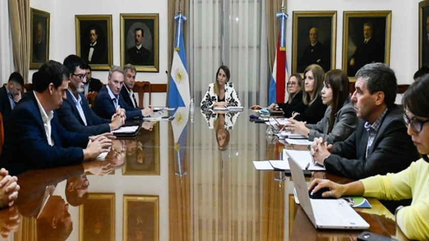 El gobierno recibió a intendentes en el marco de la emergencia