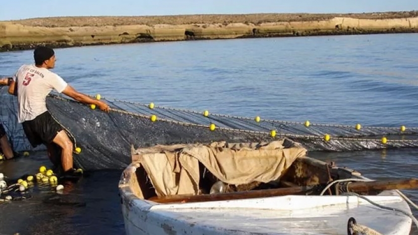 Chubut firmó un acuerdo que facilita el acceso de pescadores artesanales a la zona de costa