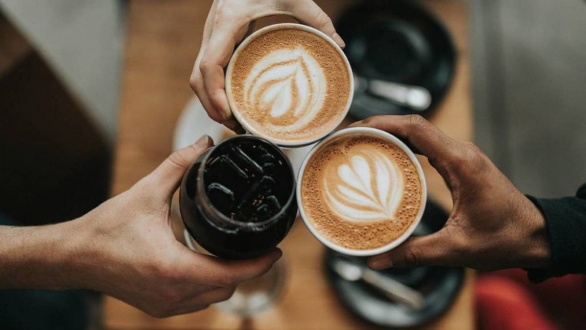 ¿Dónde encontrar el café con medialunas más barato de Buenos Aires?