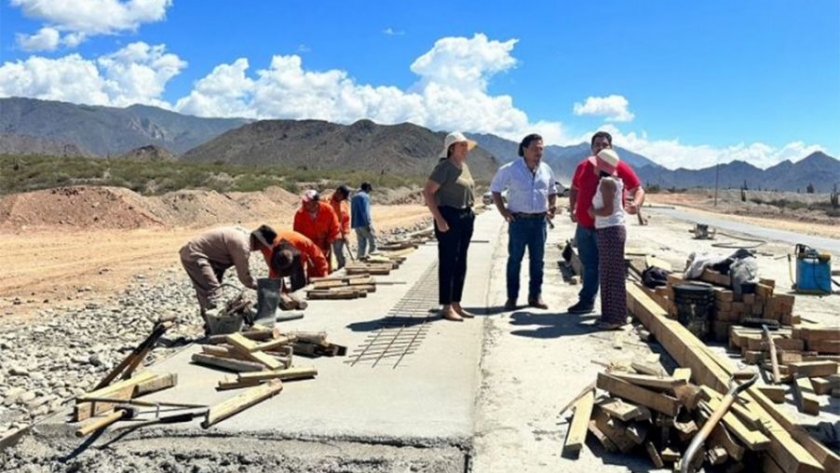 El Gobernador recorrió los trabajos de pavimentación de los dos tramos de la ruta nacional 40