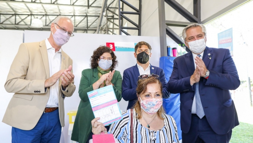 El Presidente recorrió una escuela rural en Avellaneda