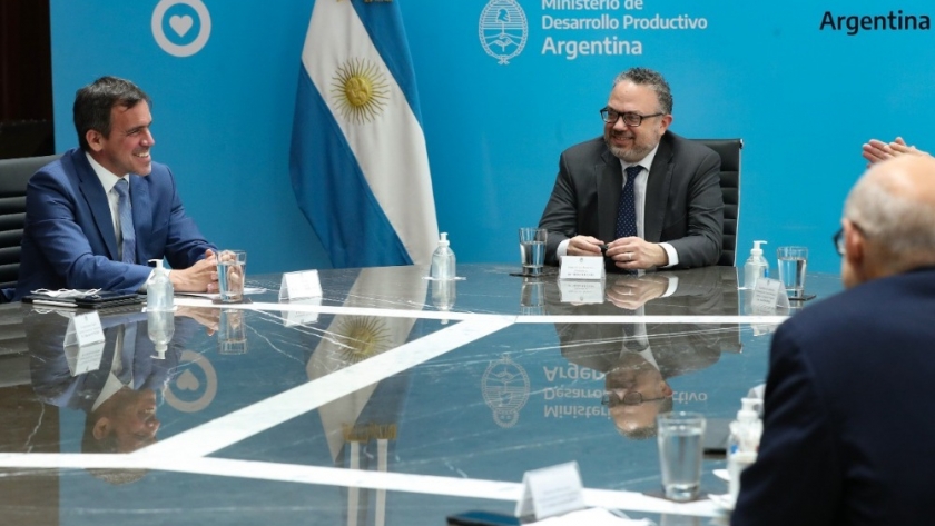 Kulfas analizó con ADEFA los últimos datos del sector automotriz