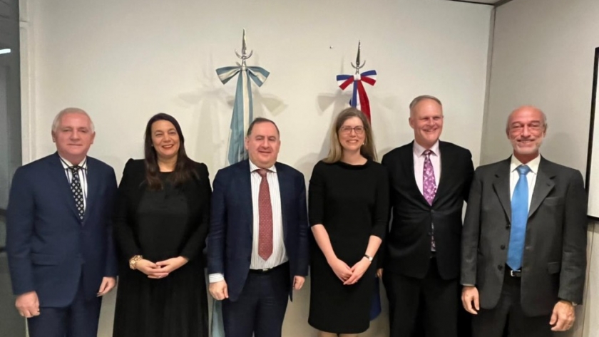 Argentina y Australia acuerdan impulsar las relaciones políticas y económicas