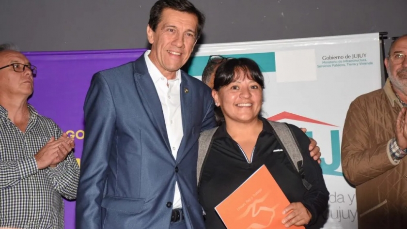 Entregaron 671 resoluciones de adjudicación a familias del barrio Tupac Amaru