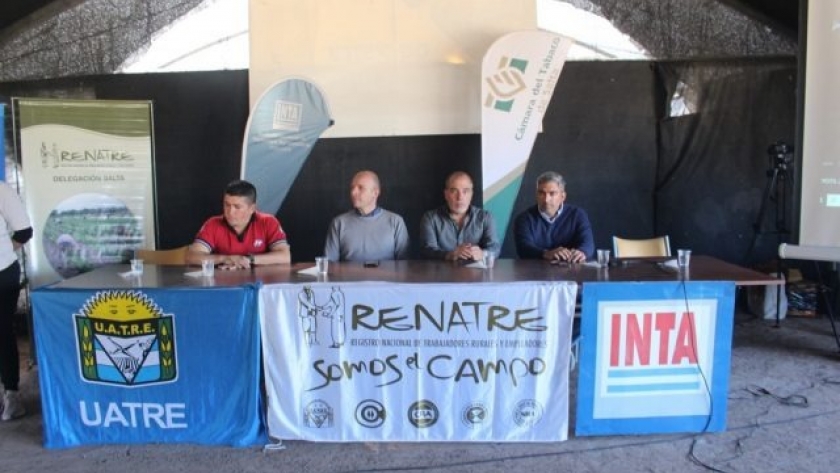Capacitaron a más de 450 trabajadores en mecanización de tabaco