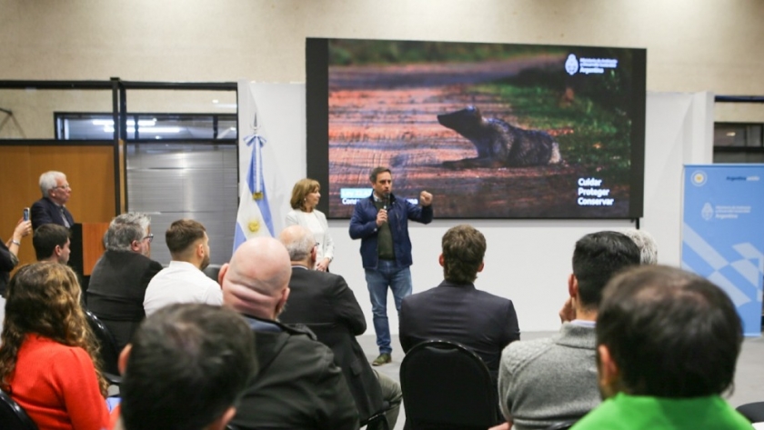 Cabandié y Aparicio presentaron un proyecto de ley que prohíbe el tránsito de trofeos y la caza de especies en peligro