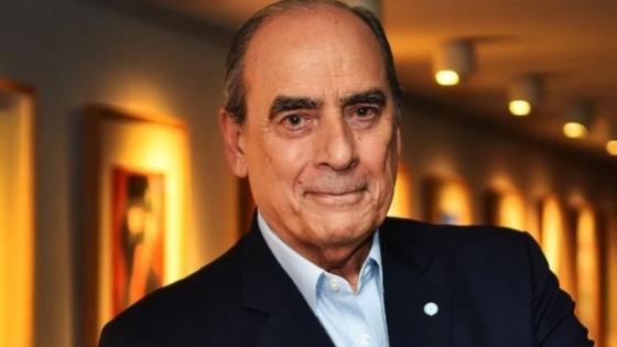 Gobierno busca apoyo de provincias para su plan económico y uso de dólares informales