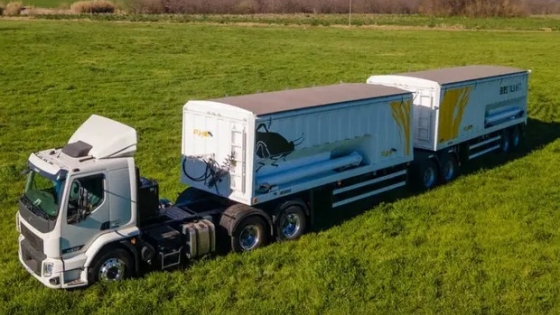 Bitren agrícola: cuatro cisternas para transportar distintos insumos