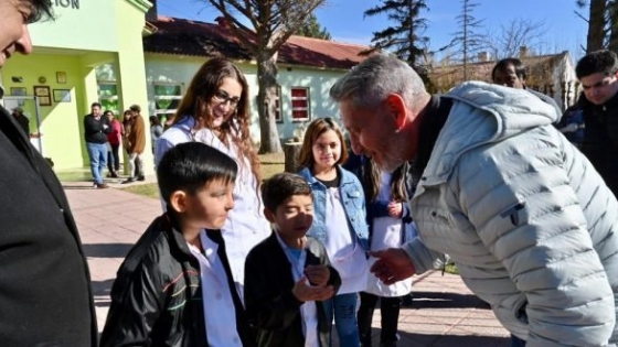 Arcioni encabezó el inicio de jornada completa en la Escuela N° 88 de José de San Martín y anunció obras para la comunidad educativa
