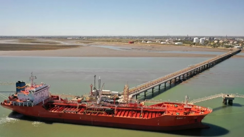 Oldelval y Trafigura invierten $25 Millones en un oleoducto estratégico para la refinería Bahía Blanca