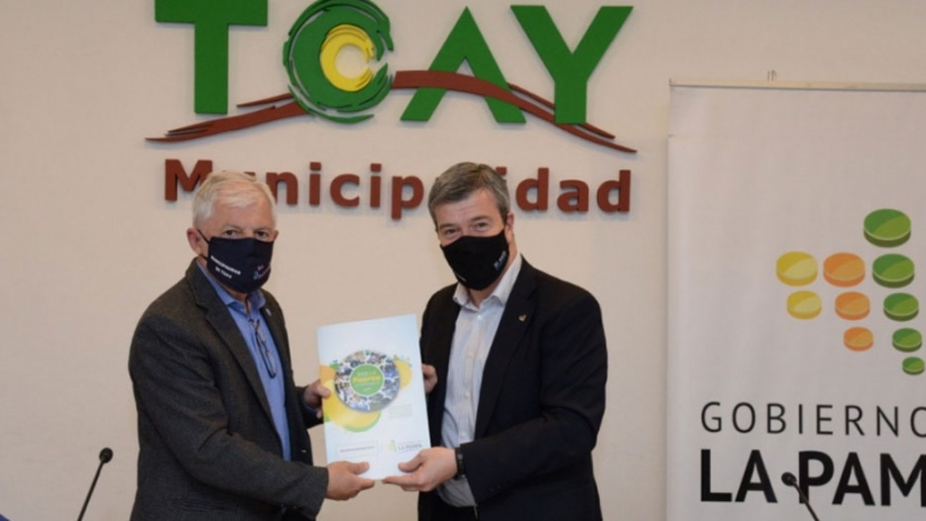 Entrega de créditos de Economía Social en Toay