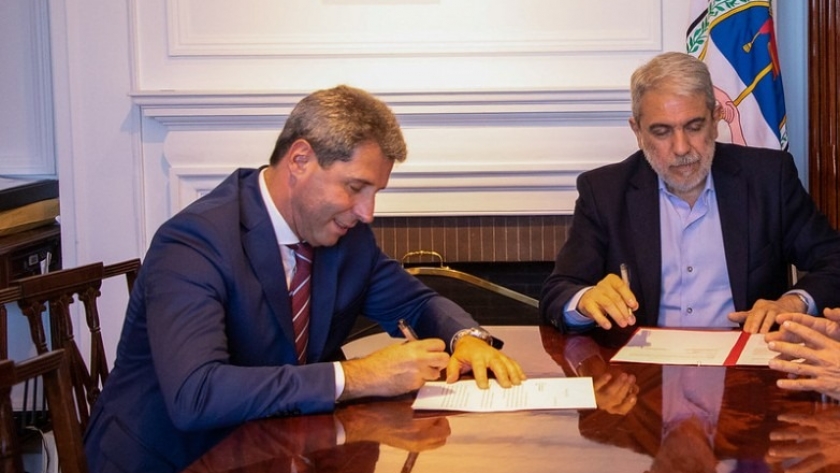 Uñac firmó un convenio para sumar nuevos municipios al programa integral de Ciudades Seguras