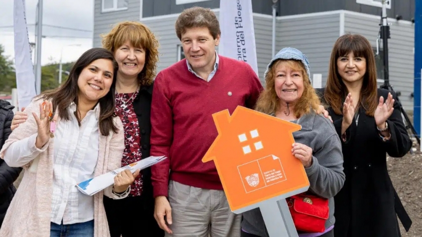 Gobernador Melella: “Lo más gratificante para un Gobierno es entregar una vivienda”