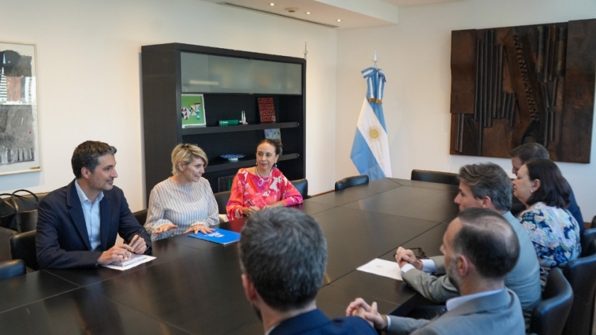 Argentina ratifica ante la ACNUR que la protección de los refugiados es un tema prioritario y una política de Estado para nuestro país