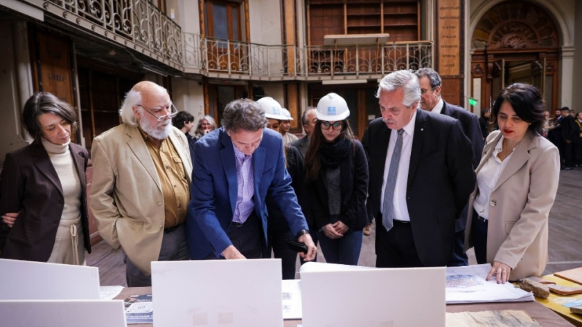 El presidente recorrió obras de restauración y puesta en valor de la ex sede de la Biblioteca Nacional y de la Basílica San Francisco de Asís