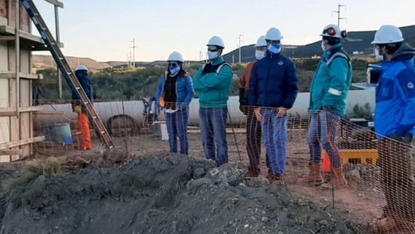 Avanza la labor en la línea de alta tensión para el tramo Pico Truncado y Caleta Olivia