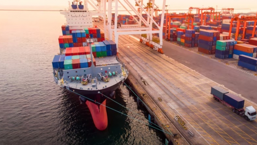 Alarma en el puerto de Los Ángeles: registra su menor movimiento de carga en dos años