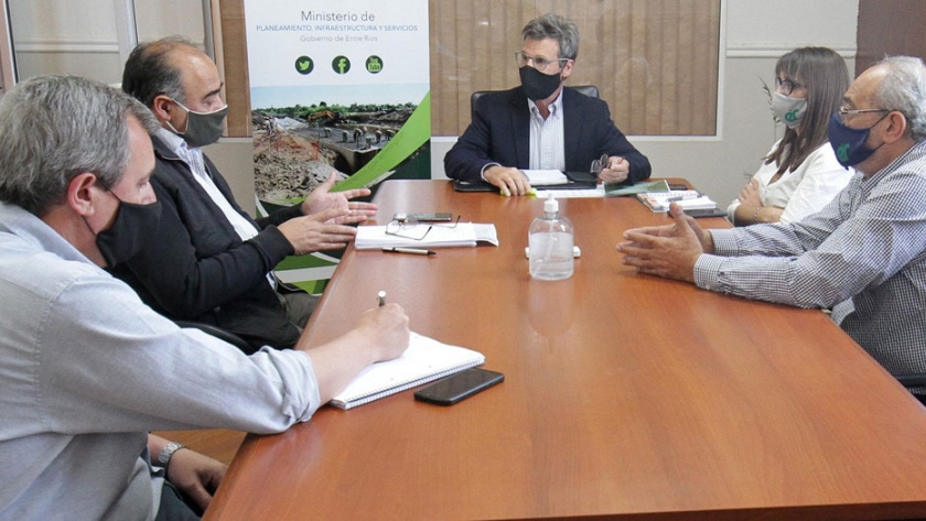 Coordinan acciones para obras en municipios, comunas y juntas