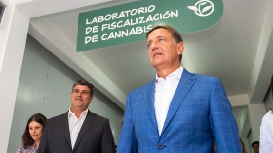 Suarez visitó el Laboratorio de Fiscalización de Cannabis en Santa Rosa