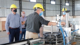 Más inversión industrial: Capitanich recorrió la planta de aerosoles de Laboratorios Trinidad