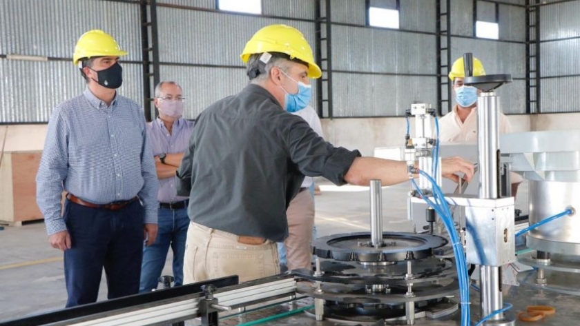 Más inversión industrial: Capitanich recorrió la planta de aerosoles de Laboratorios Trinidad