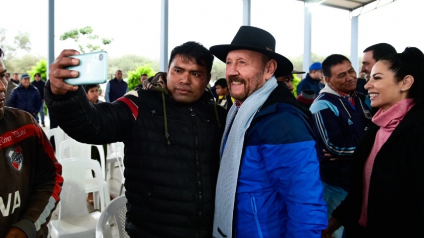 Insfrán: “Vamos a seguir recorriendo el mismo camino de siempre, que es el de estar con ustedes, con el pueblo”