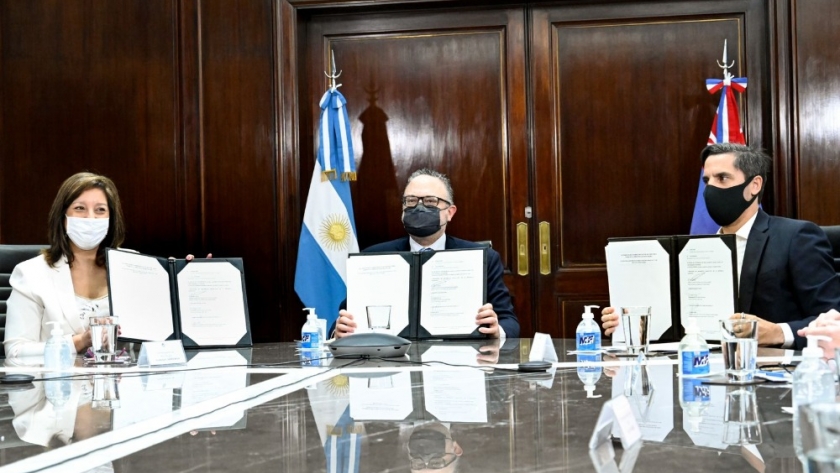 Nación y Río Negro firman acuerdo con empresa australiana para producir hidrógeno verde