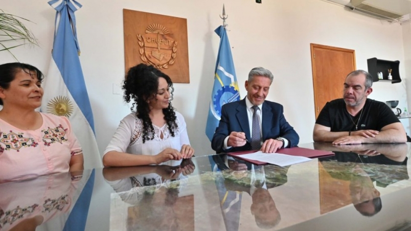 Amigos de la Orquesta: Arcioni firmó acuerdo que fortalecerá acciones para niños, niñas, adolescentes y jóvenes