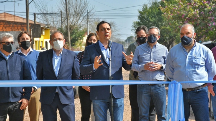 Valdés inauguró cordón cuneta y ripio en distintos barrios del sur de la Capital