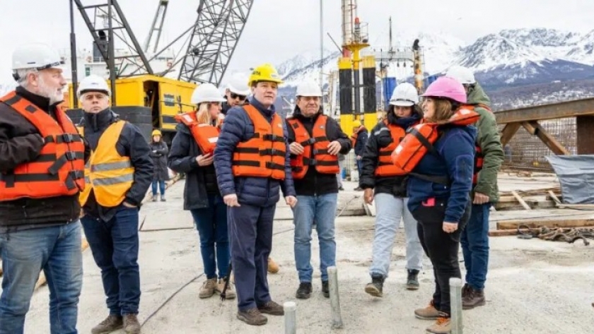 El Gobernador Melella anunció que la ampliación del puerto de Ushuaia llegará a los 24 metros 