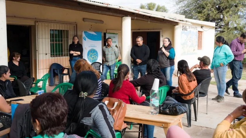 CoPEA capacitó a docentes de Capayán en huertas orgánicas