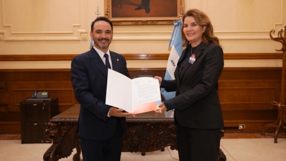 Corrientes y Paraguay avanzan en integración comercial y energética