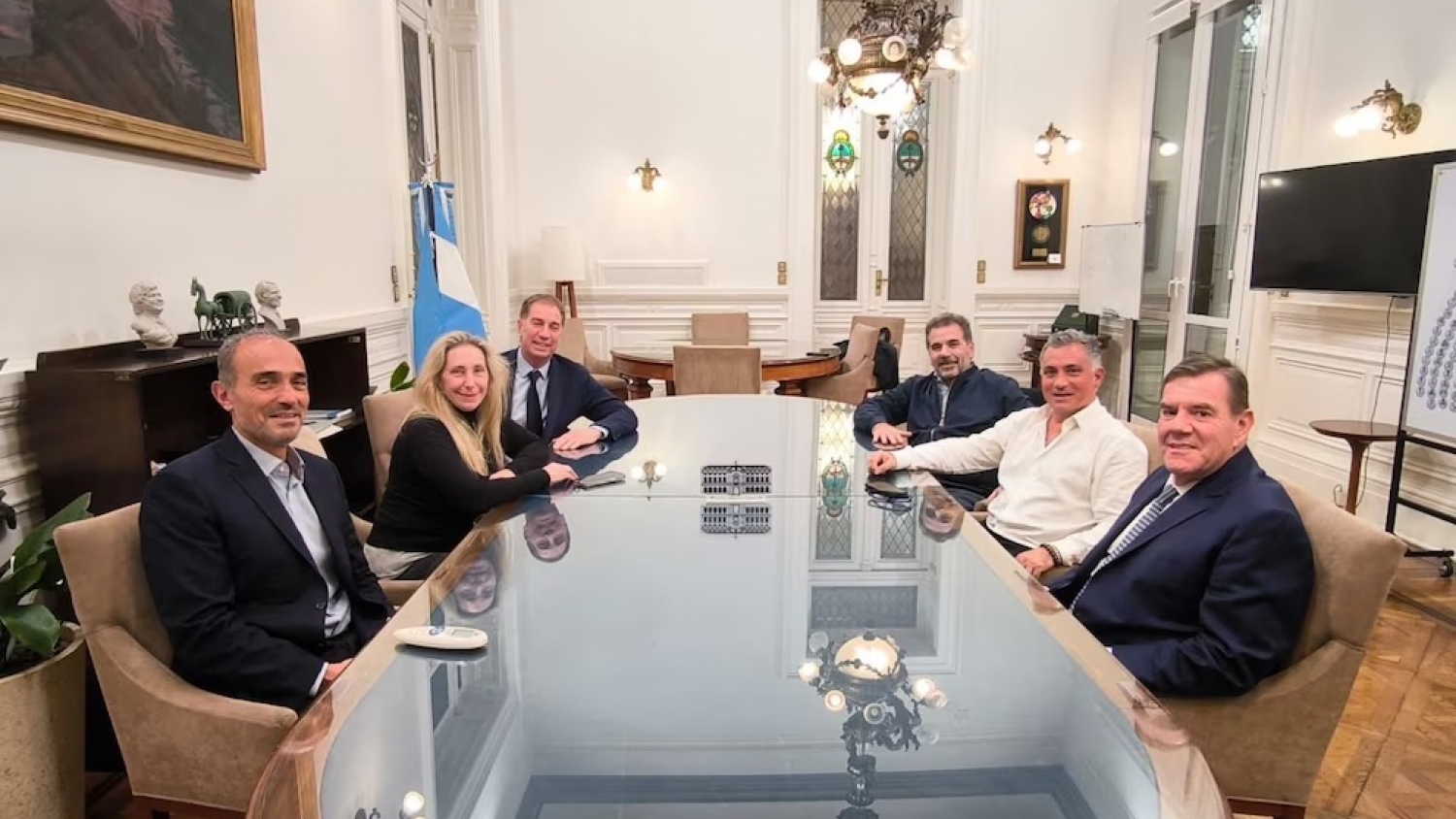 LLA abre la puerta a una nueva alianza con el PRO de cara a las elecciones de 2027