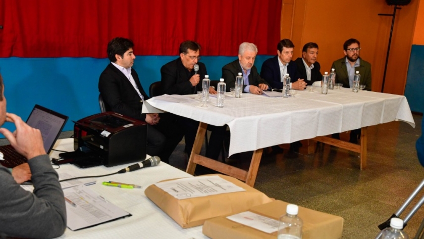 Millonaria inversión para renovar la red de agua potable de Caleufú