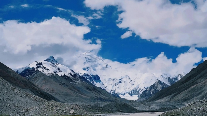 El Monte Everest se eleva: la influencia del Río Arun en su crecimiento