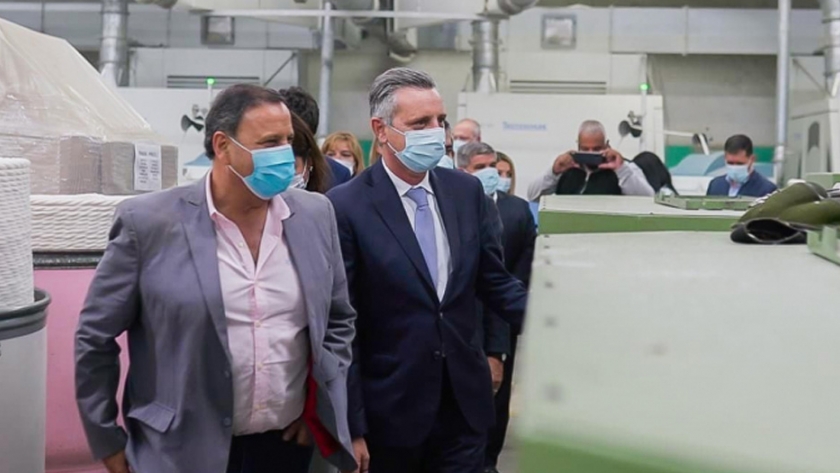 Quintela visitó la fábrica Ritex junto a funcionarios del Gobierno nacional