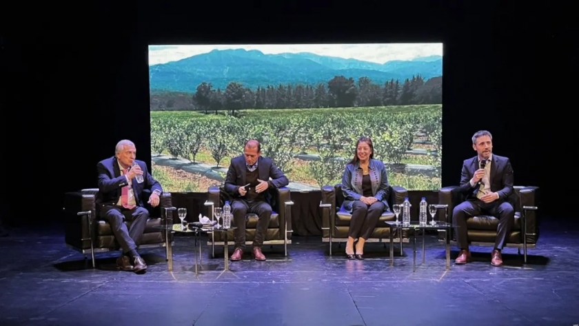 Carreras participó del cierre del programa federal de formación del CFI