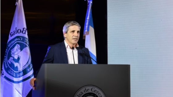 Caputo asegura que Argentina tiene fondos para próximos vencimientos y evita Wall Street