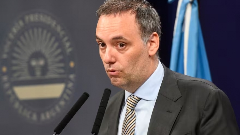 El Gobierno dijo que seguirán meses de “muy alta inflación” pero ratificó: “No negociamos el camino”
