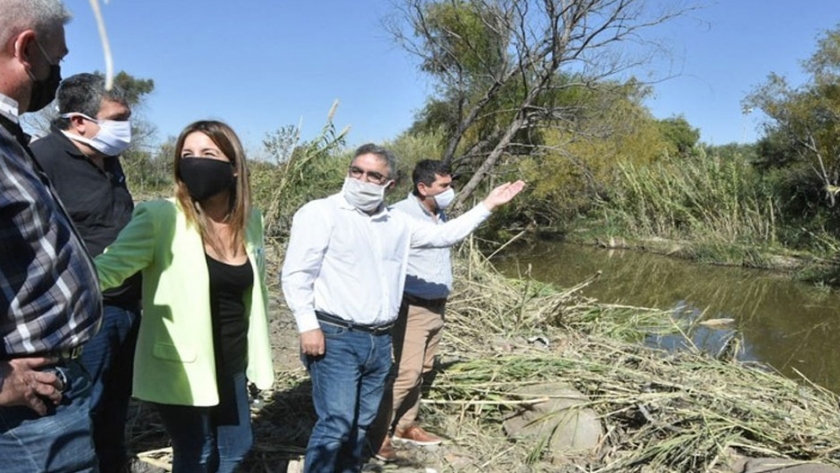 Raúl e intendentes recorrieron la obra de la Costanera y visitaron la usina hidroeléctrica