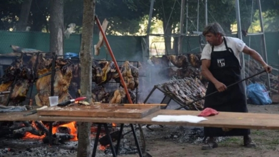 Vuelve La Noche de los Almacenes a Roque Pérez: platos tradicionales y folclore en plena pampa bonaerense