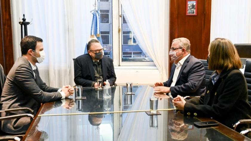 El gobernador Jalil y el ministro Álvarez cumplen importante agenda en Buenos Aires