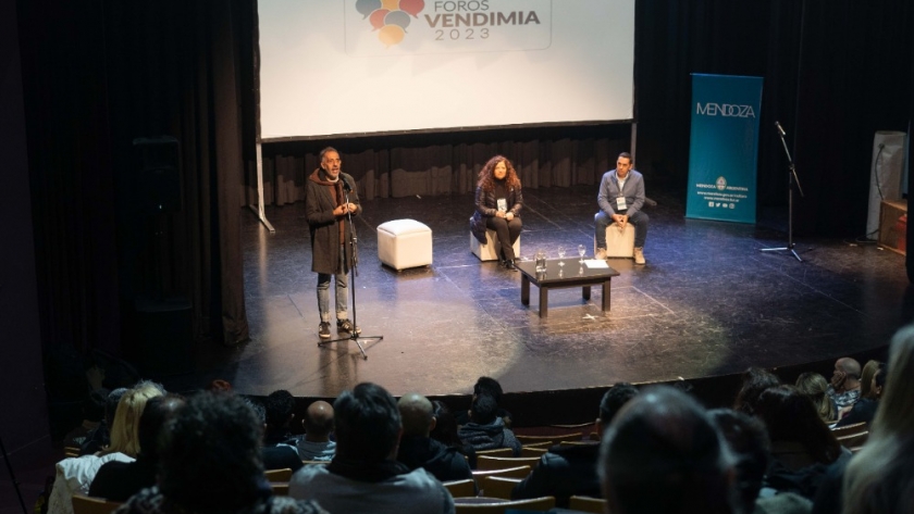 Cientos de personas se reunieron en los Foros de Vendimia para dialogar sobre la próxima Fiesta