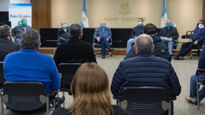 Insfrán se reunió con los Intendentes y anunció el envío de fondos para el pago del aguinaldo