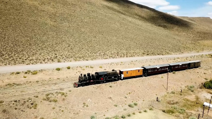 La Trochita vuelve a recorrer la emblemática Estepa Rionegrina