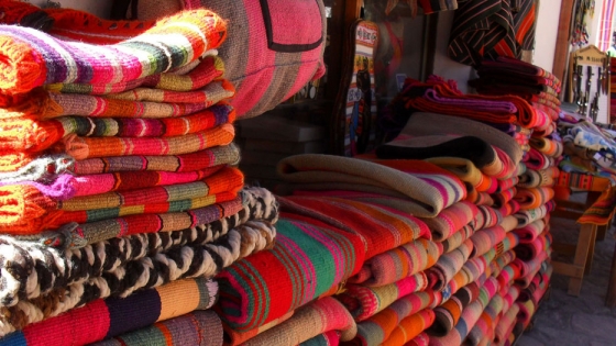 Artesanías de región quebrada presente en el mercado artesanal de Jujuy
