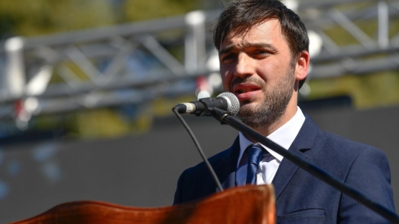 Chubut refuerza el combate contra los incendios con la incorporación del avión hidrante más grande de la región